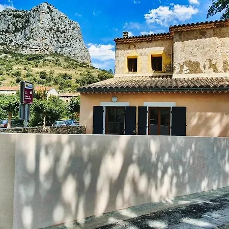 Le Tras Castel, 4 Places Jardin Piscine